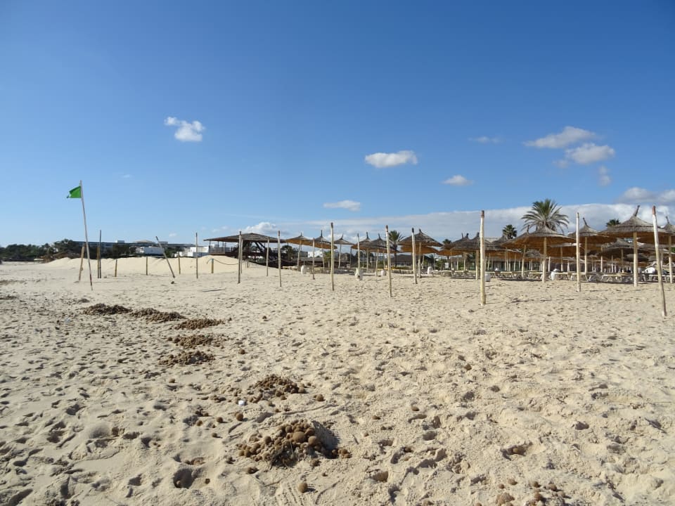 Strand Hotel Nesrine