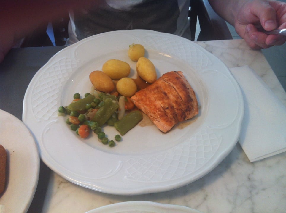 Lachs in Balsamicosoße Paguera Treff Boutique Hotel