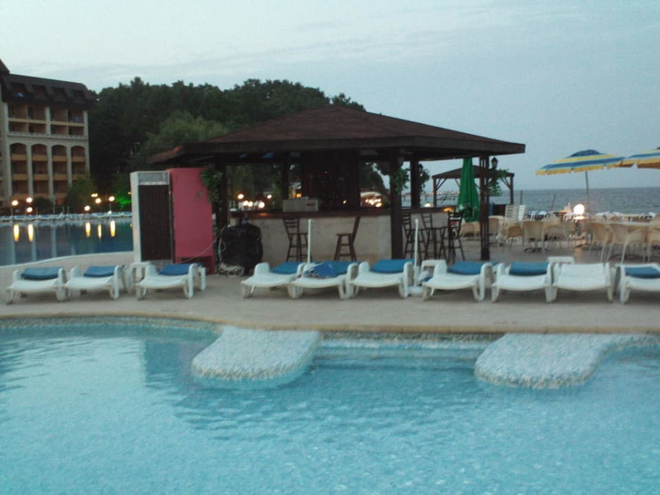 Gepflegte Anlage mit Poolbar HVD Riviera Beach