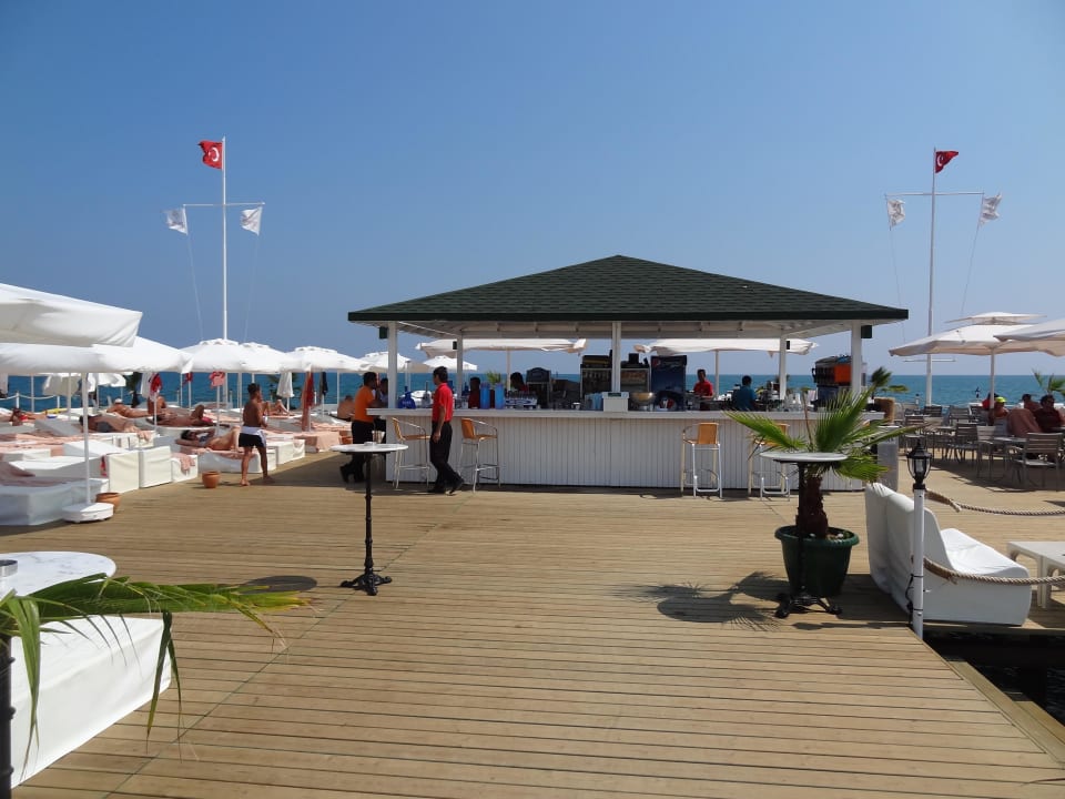 Seebrücke mit Riesenbar Hotel Delphin Imperial
