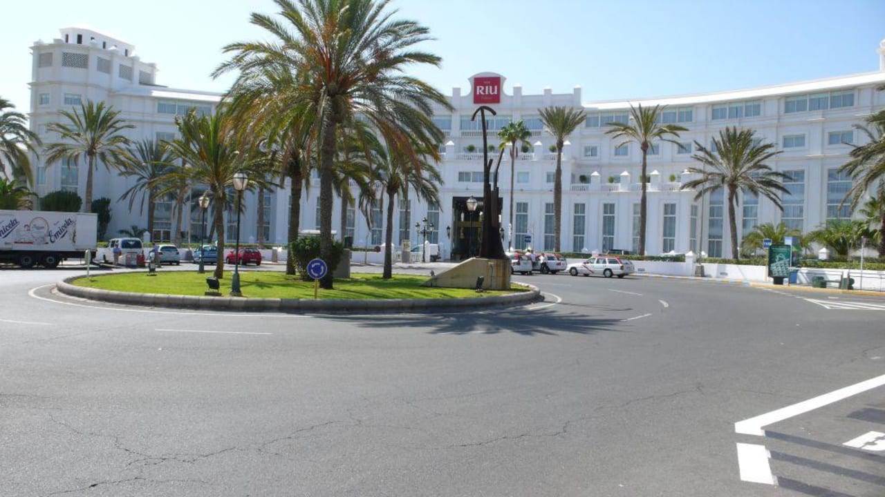Straßenansicht des Hotels RIU Palace Maspalomas Hotel Riu Palace Maspalomas Adults Only