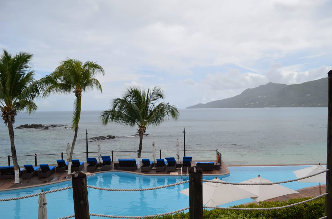 Pool & Meer von der Zimmerterrasse aus Fisherman's Cove Resort  (Im Umbau/Renovierung)