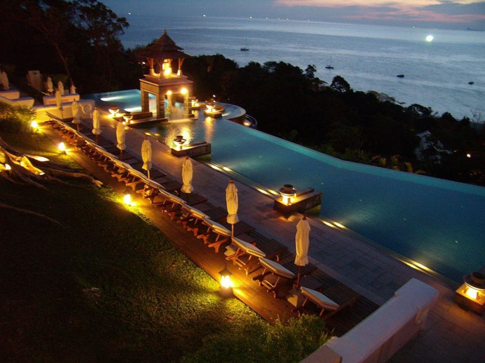 Pool nachts Hotel Pimalai Resort & Spa