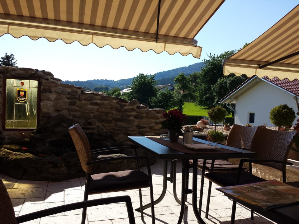 Ein kleiner Teil der großen Restaurantterrasse Hotel Bernrieder Hof