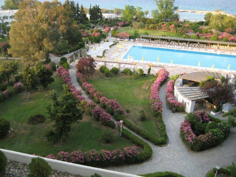 Gartenanlage Hotel Athos Palace