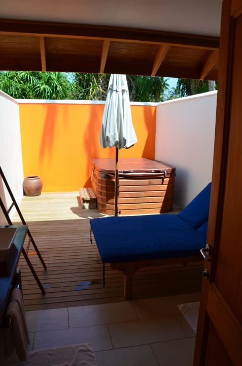 Bad JBV 219 Vilamendhoo Island Resort & Spa