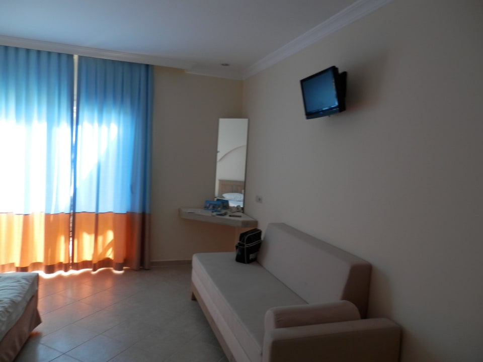 Couch und Schminktisch Club Resort Atlantis