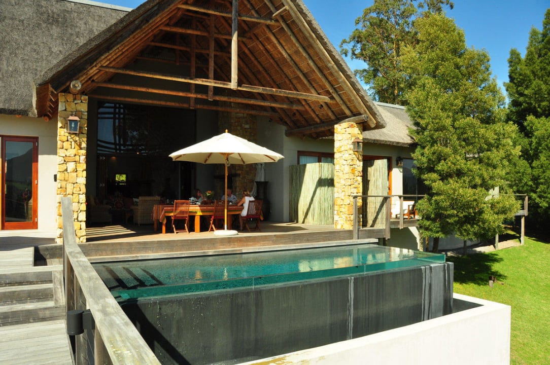 Pool und Terrasse Hotel Tamodi Lodge