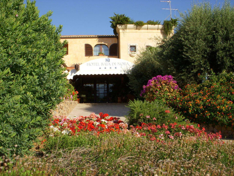 Entrance Hotel Baia di Nora