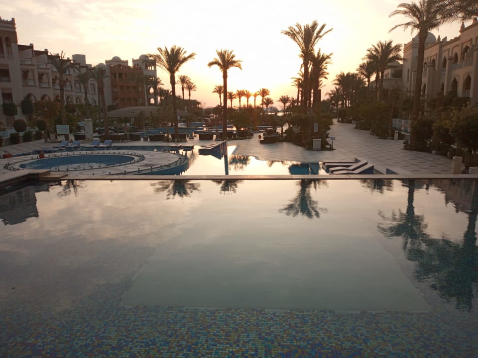 Pool Siva Grand Marina