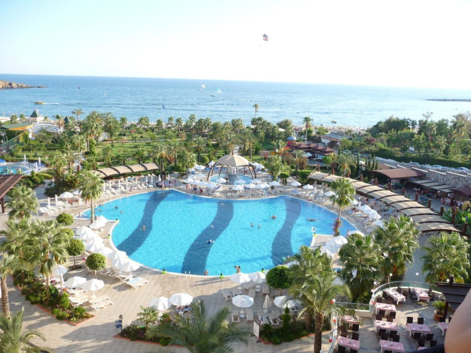 Pool vom Balkon Saphir Resort & Spa
