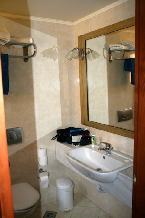 Badezimmer Vantaris Luxury Beach Resort