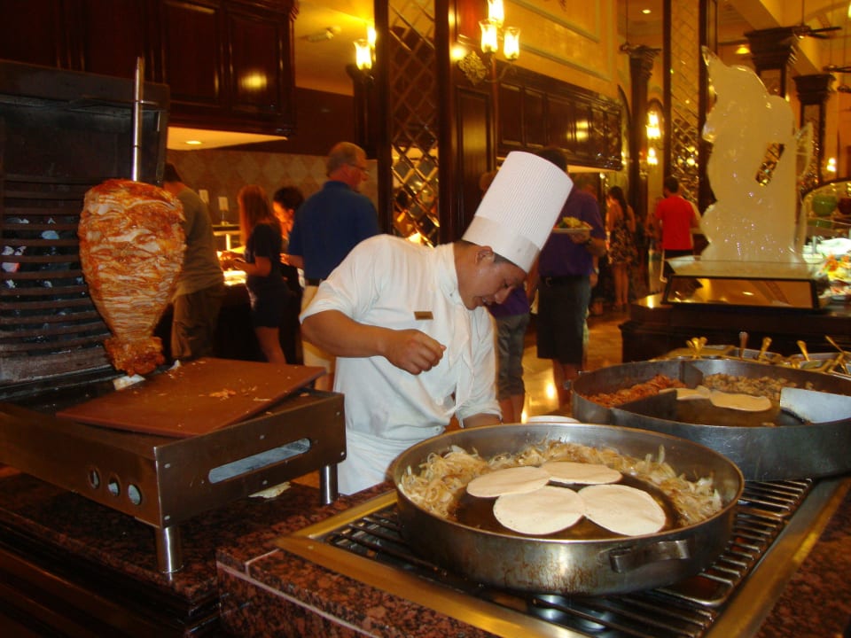 Abendessen - Dönerspieß Hotel Riu Palace Riviera Maya