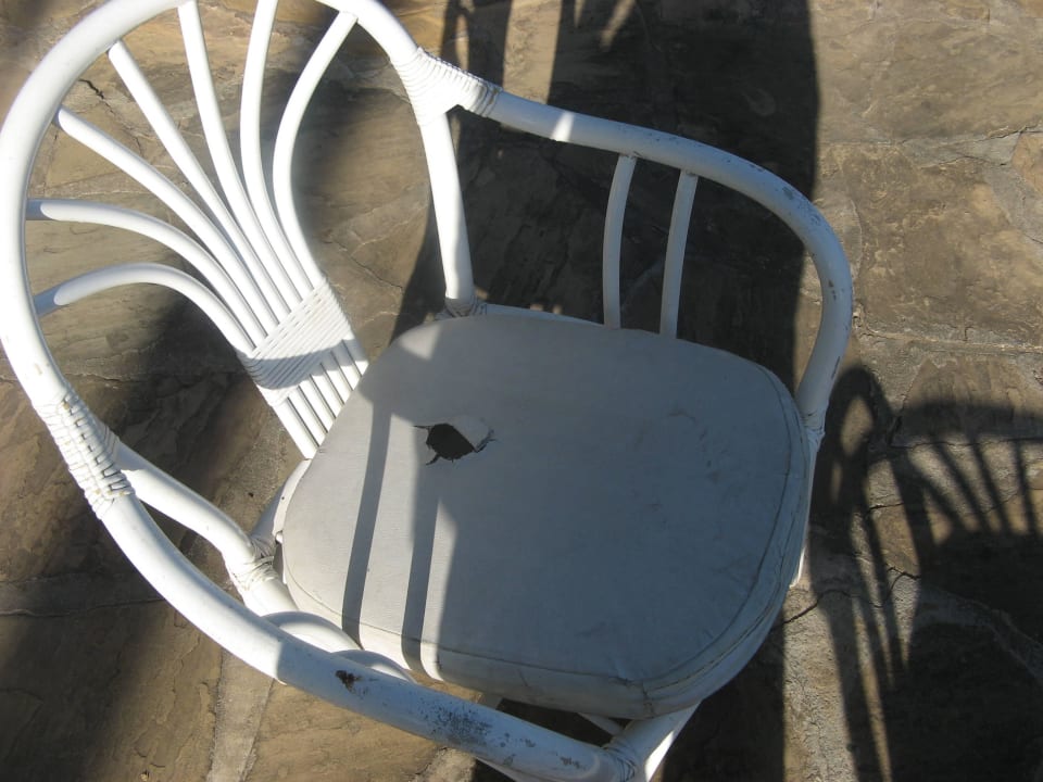 Kaputte Stuhlauflage PrideInn Flamingo Beach Resort & Spa