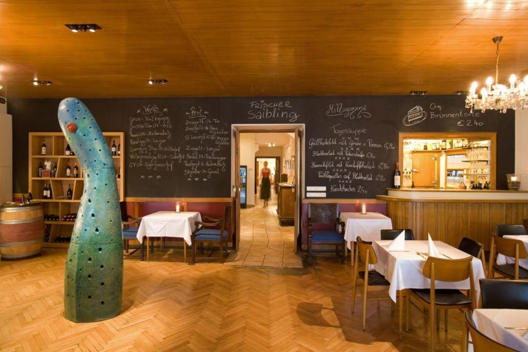 Restaurant/Buffet Keramikhotel Goldener Brunnen