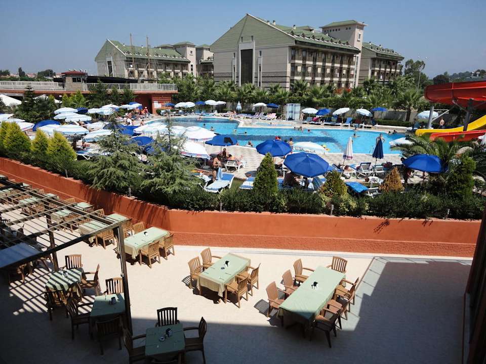 Der Ausblick auf die Poolanlage Club Side Coast