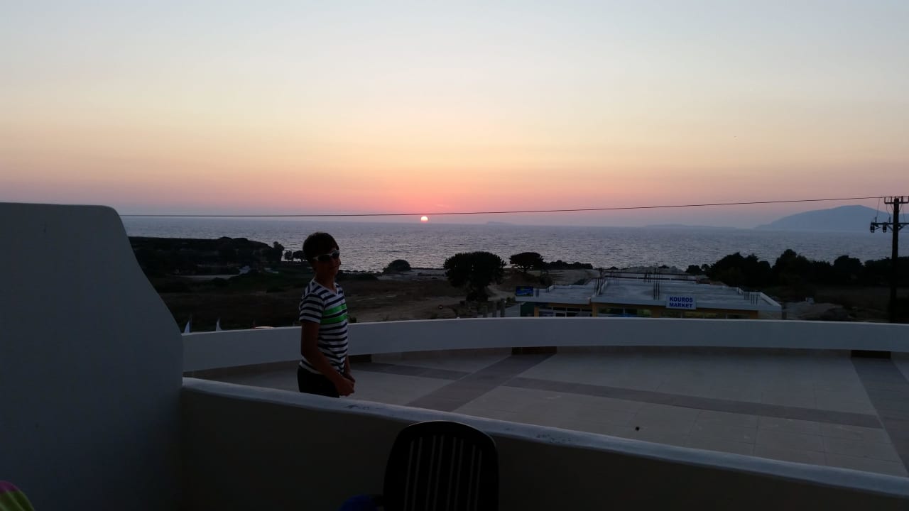 Blick vom Balkon (Haupthaus) Hotel Kouros Palace