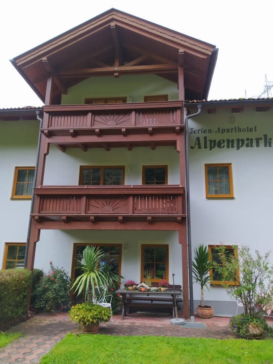 Außenansicht Aparthotel Alpenpark