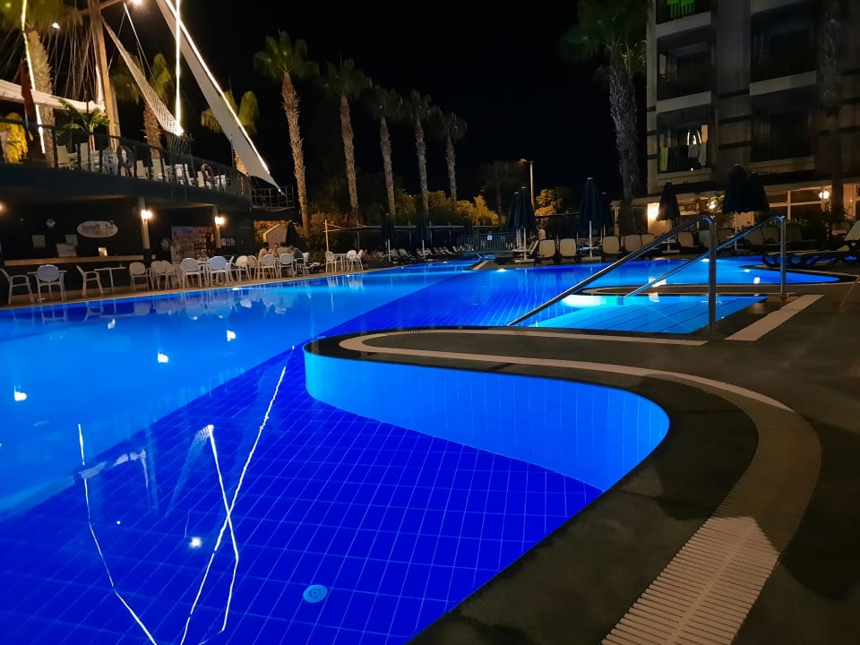 Pool Can Garden Resort