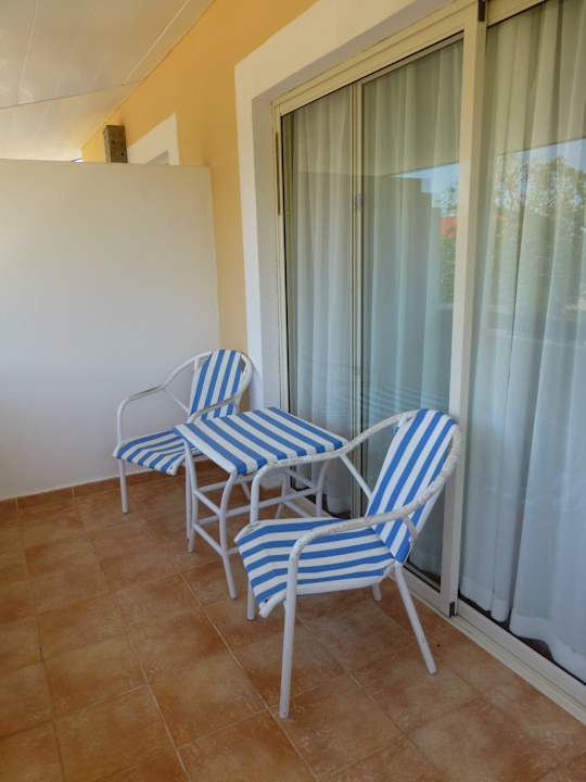 Stühle auf Balkon(Zimmer 2007) Hotel Playa Pesquero