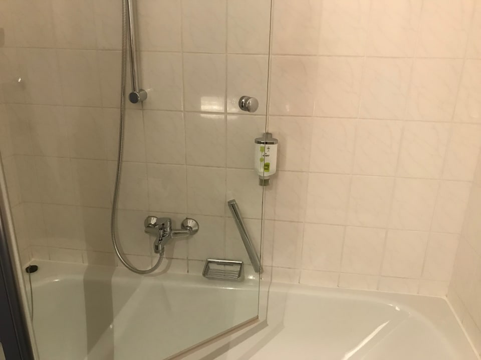 Wanne mit Dusche ACHAT Hotel Zwickau
