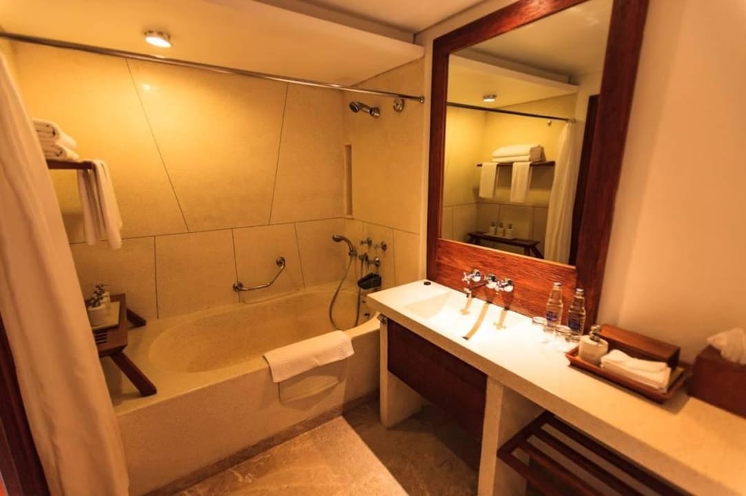 Bathroom Maya Ubud Resort & Spa Bali