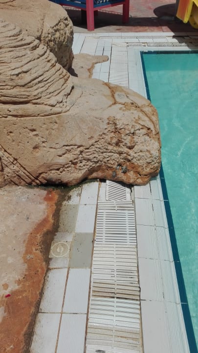 Pool Ruspina Beach Resort