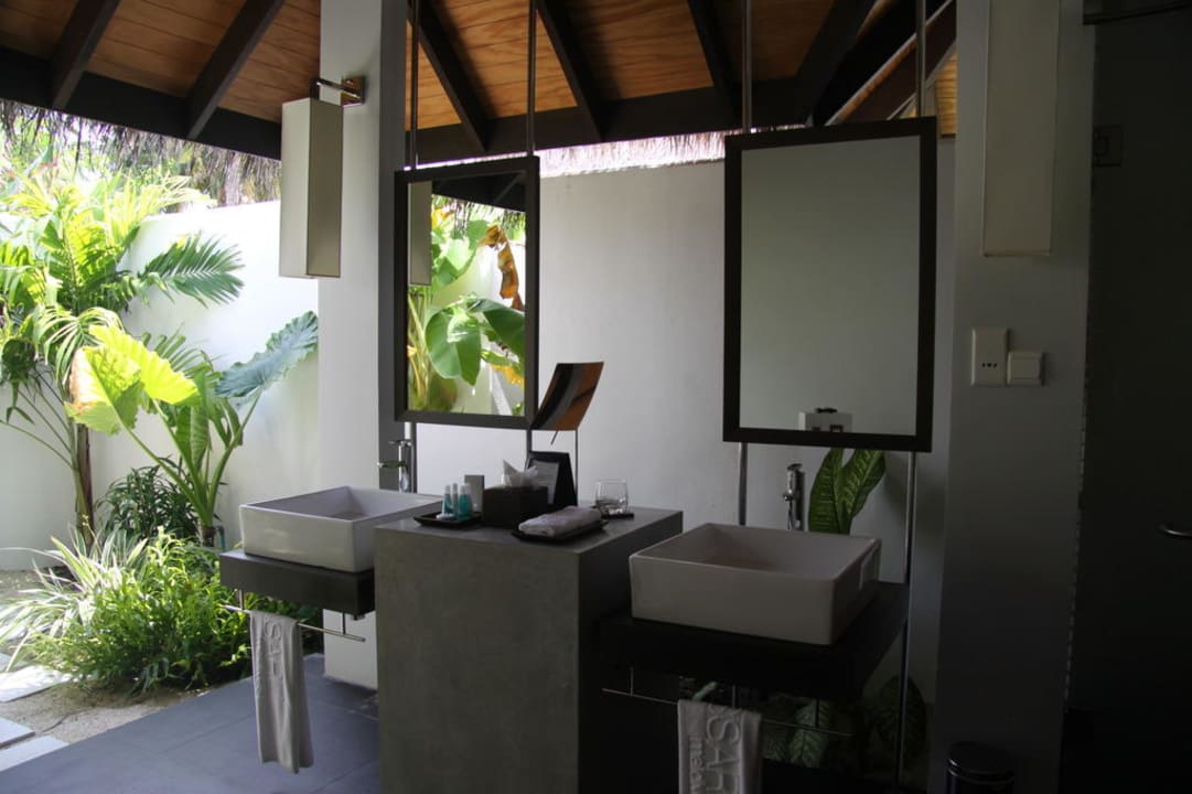 Bad Velassaru Maldives