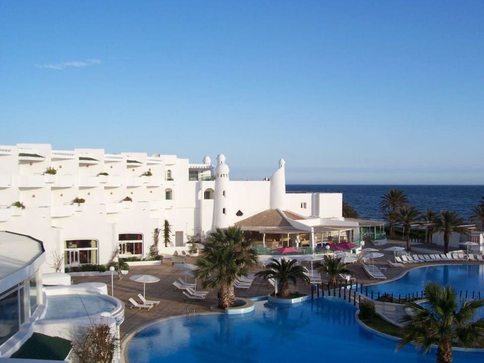 Der (kleinere) Pool Hotel El Mouradi Skanes Beach