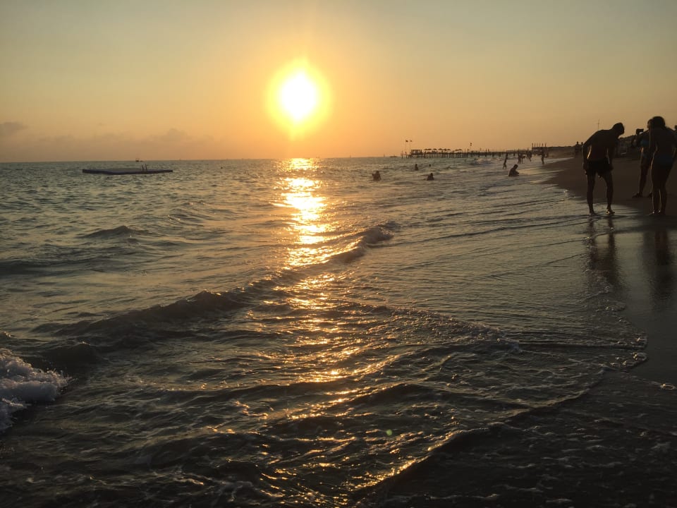 Strand Starlight Resort Hotel