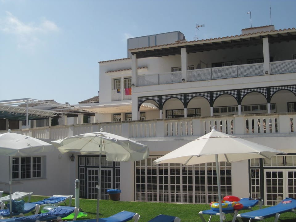 Blick vom Pool auf den Speisesaal Grupotel Club Menorca