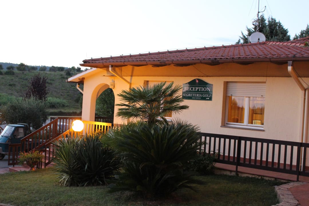 Rezeption Il Pelagone Hotel & Golf Resort Toscana