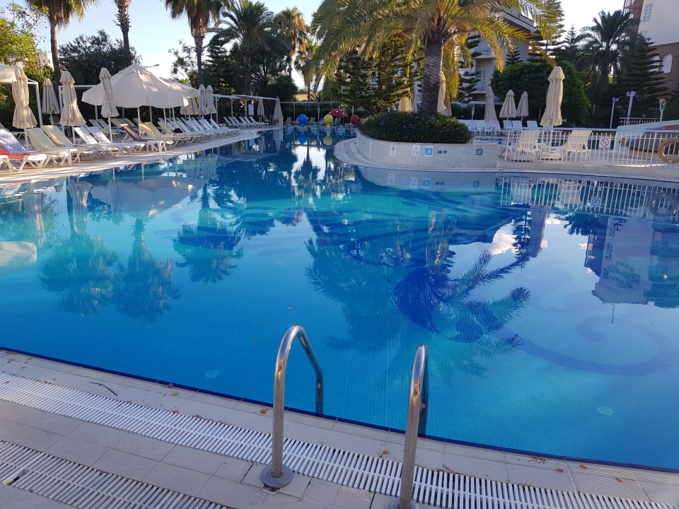 Pool Seaden Corolla Hotel