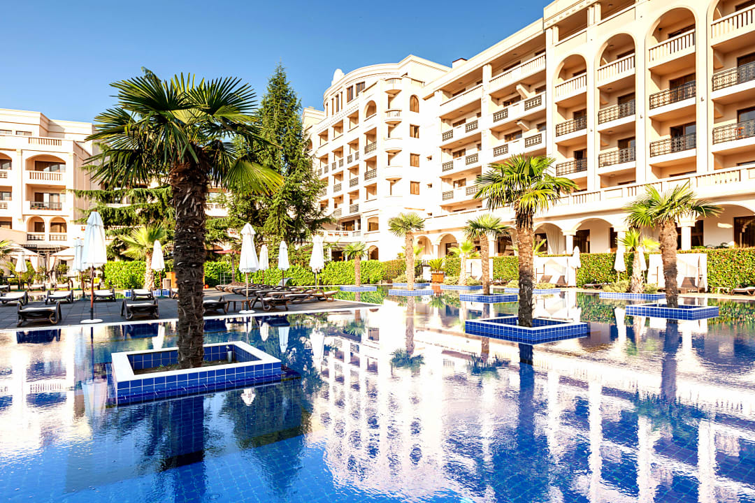 Pool Grand Hotel & SPA Primoretz