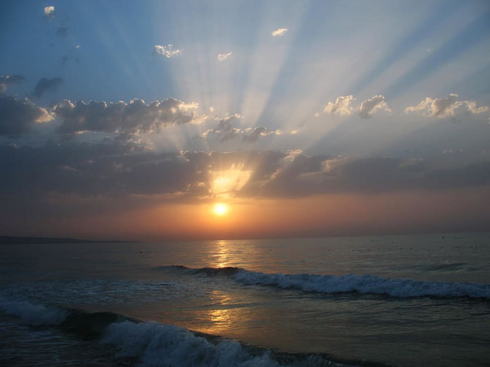 Sonnenaufgang am Strand Sentido Marillia Resort & Spa