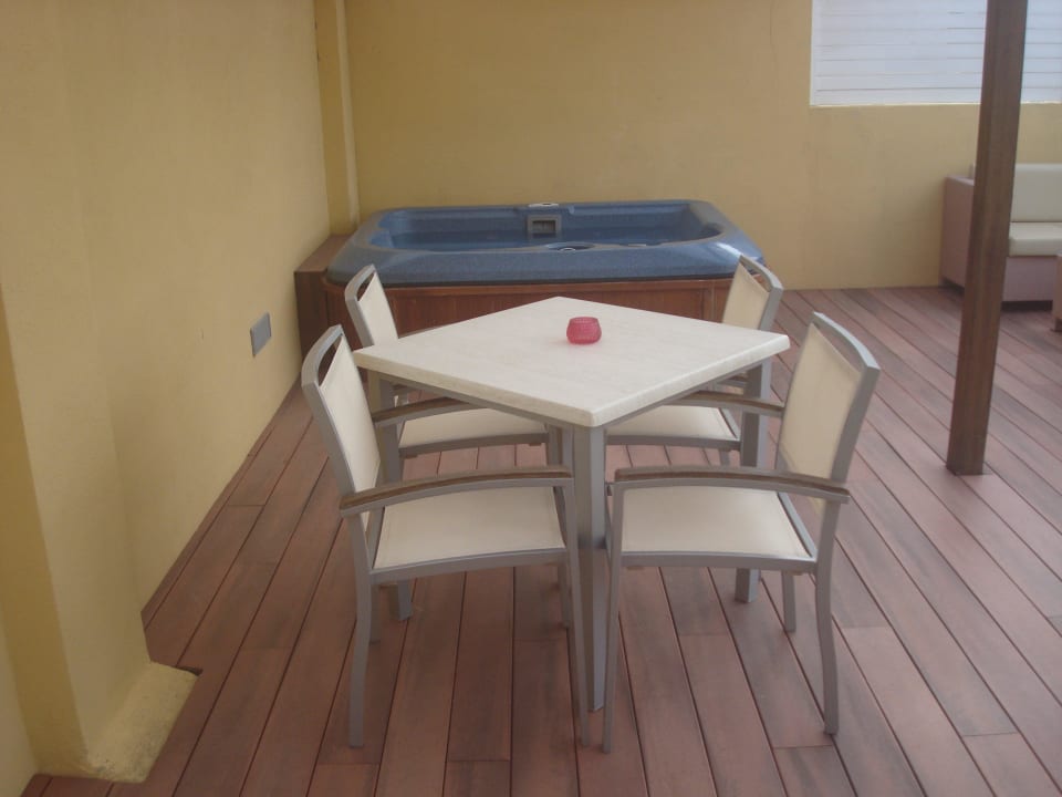 Dachterrasse mit Whirlpool Zafiro Bahia
