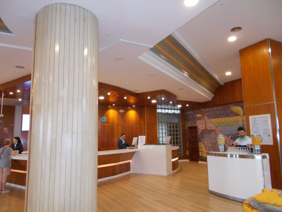 Lobby Iberostar Waves Bouganville Playa