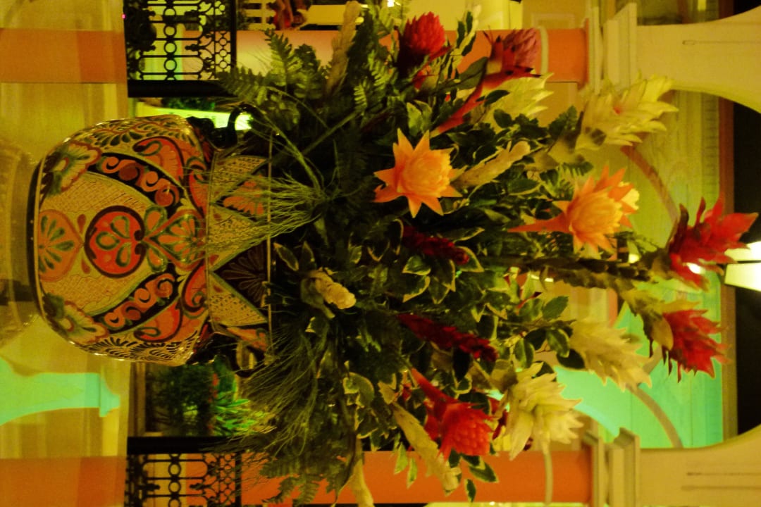 Blumenvase in der Lobby. Hotel Riu Tequila
