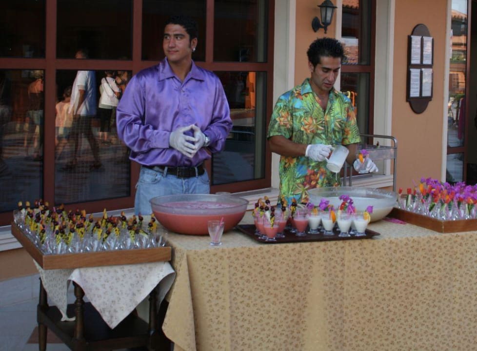 Cocktails vor dem Restaurant Club Grand Aqua