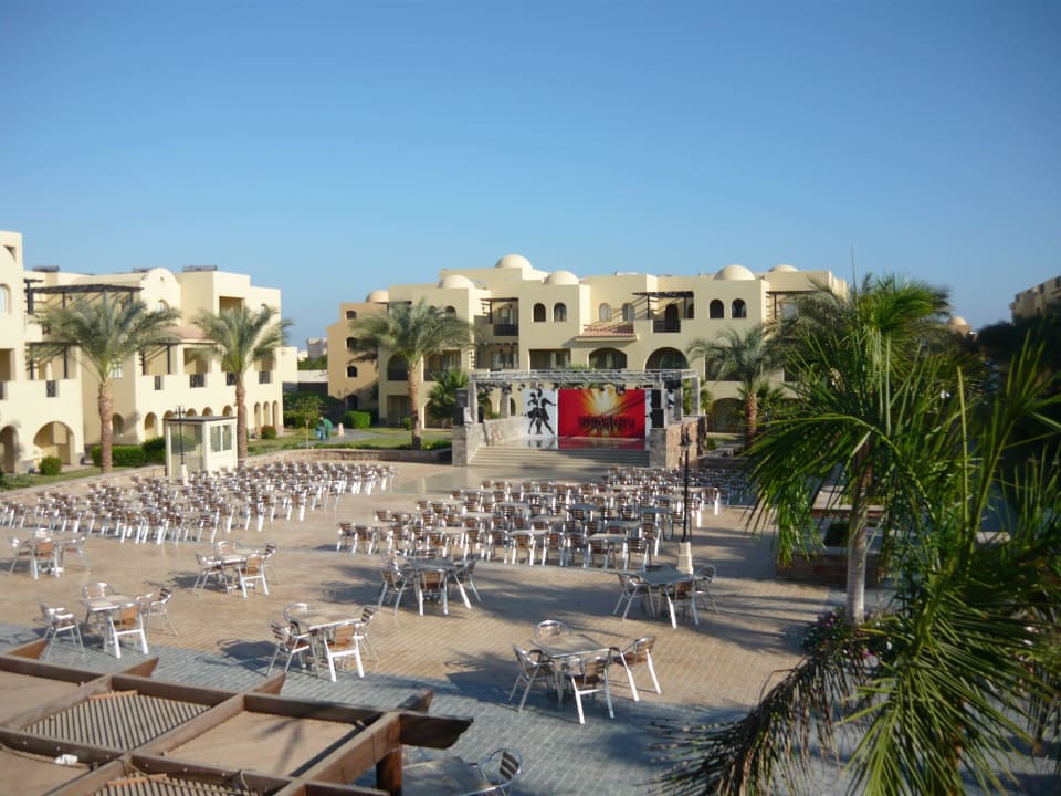 А вечером будет шумно и весело Stella Garden Resort & Spa, Makadi Bay