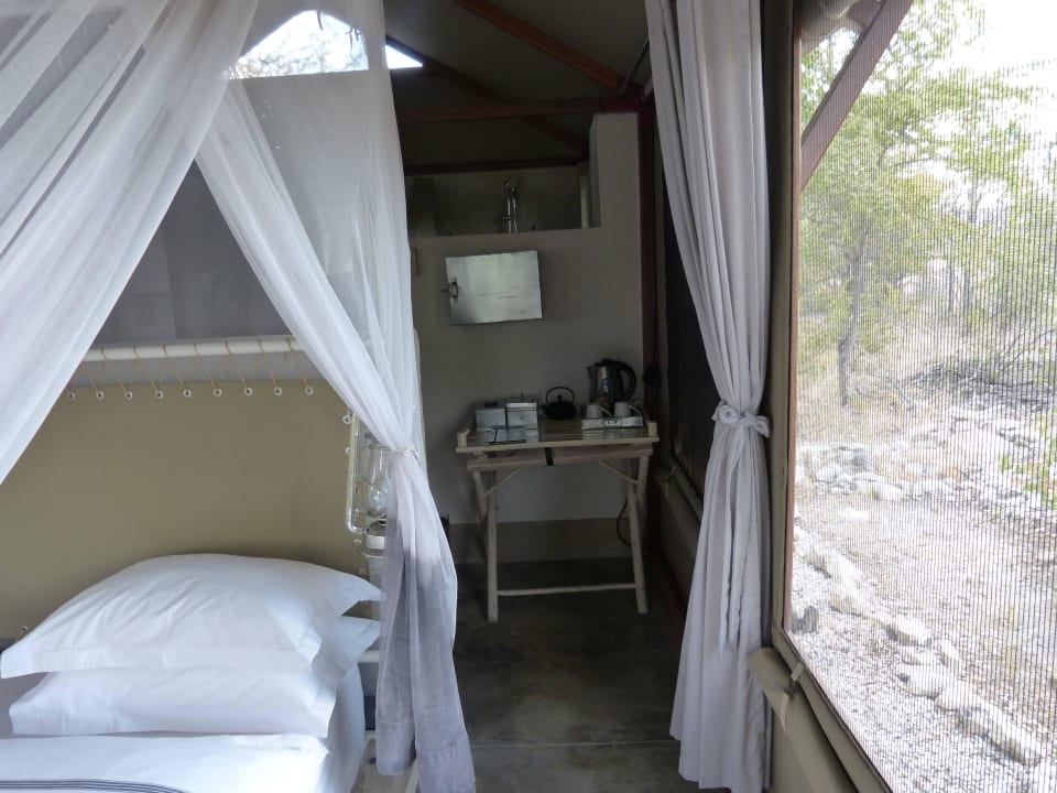 Zimmer Mushara Bush Camp