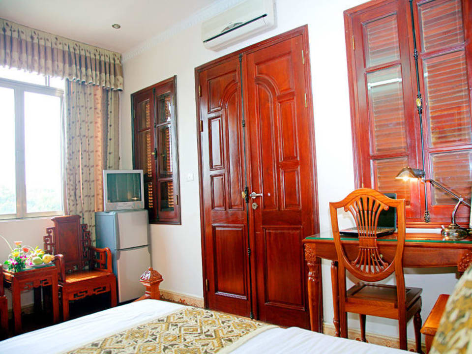 Standard room of Trung Nam Hai 1 Hotel, Hanoi Phoenix Palace Hotel Hanoi
