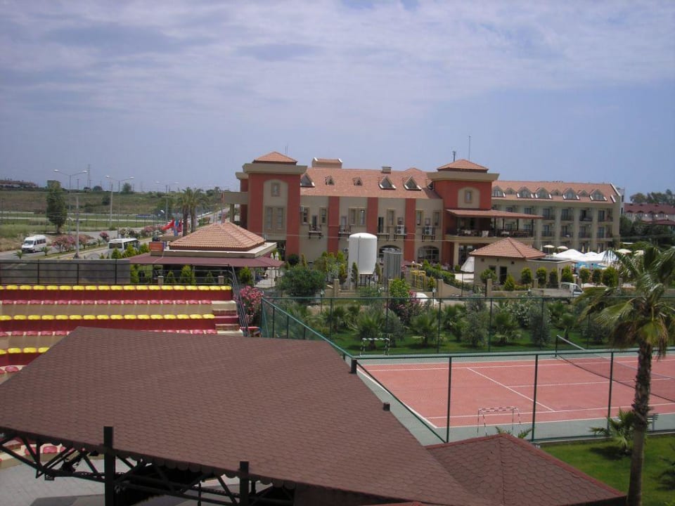 Blick zum Amphitheater und Tennisplatz Hotel Orfeus Park