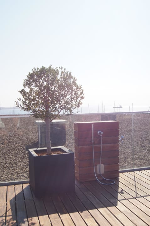 Prysznic na tarasie dachowym Pestana Cidadela Cascais - Pousada & Art District