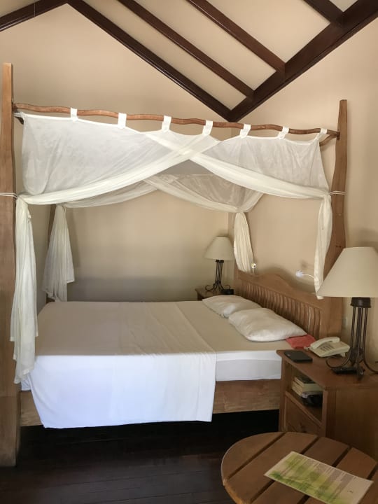 Zimmer Filitheyo Island Resort