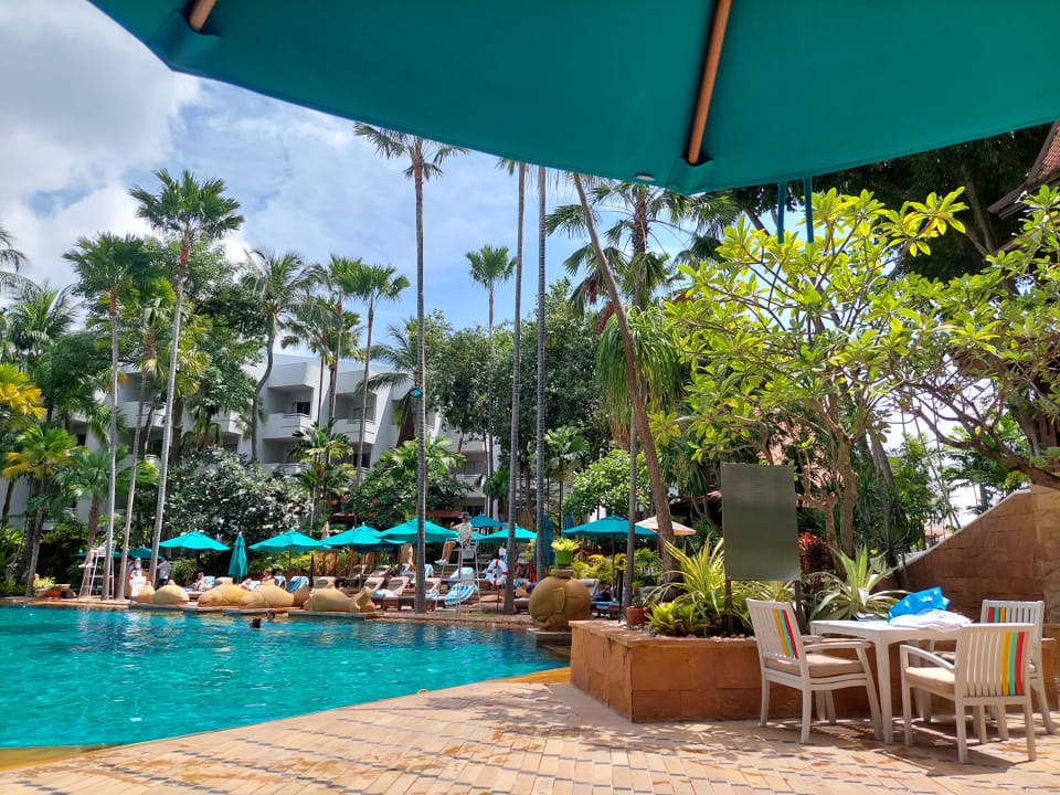 Pool Avani Pattaya Resort