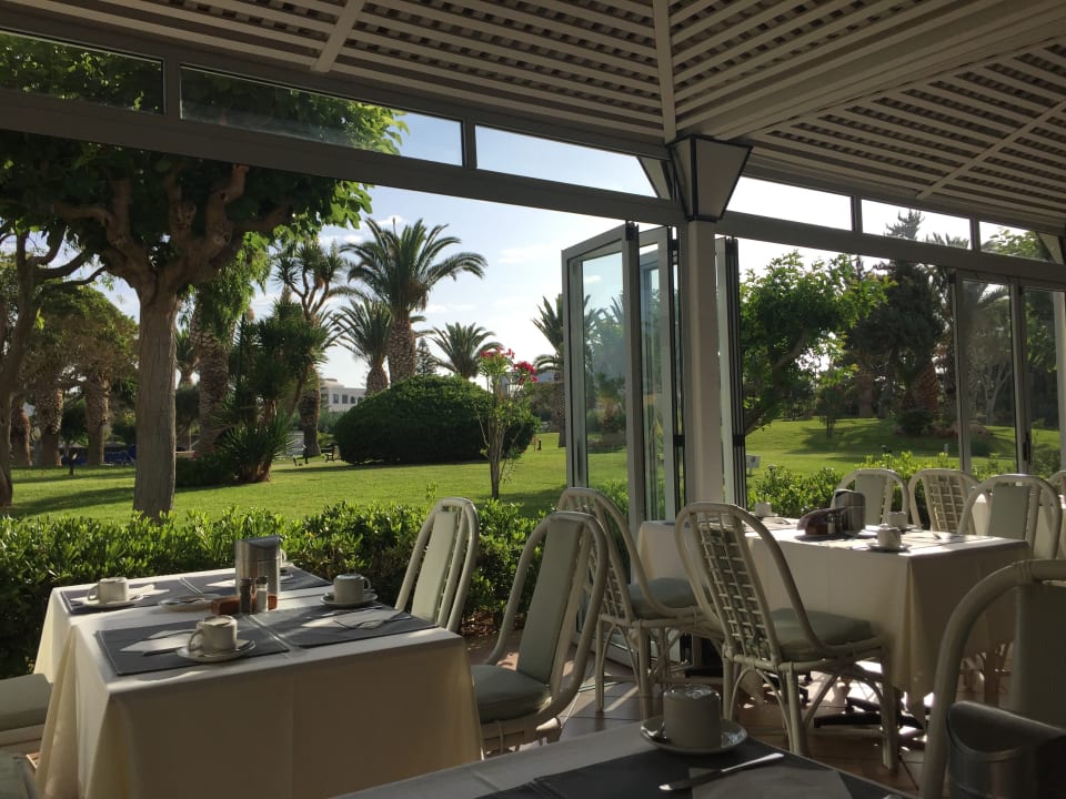 Gastro Anissa Beach & Village