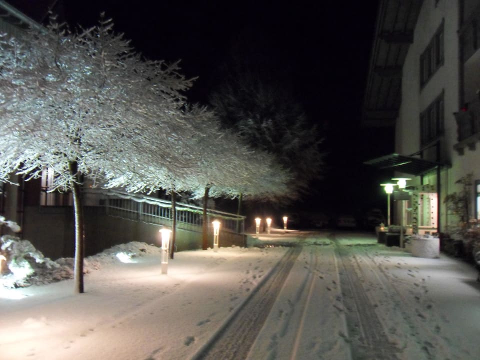 Am Abend im Schnee Hotel Bannwaldsee