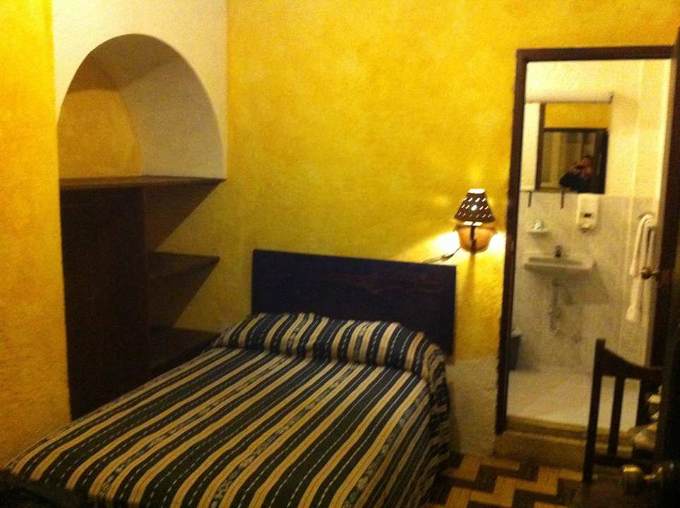 Blick von der Tür ins Zimmer Hostel La Sin Ventura