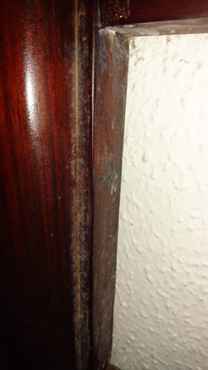 Verschimmelter Schrank Playabachata Hotel